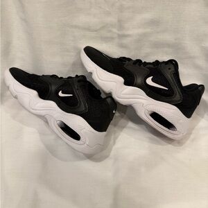 Ladies Nike AirMax, Black and White, Like New